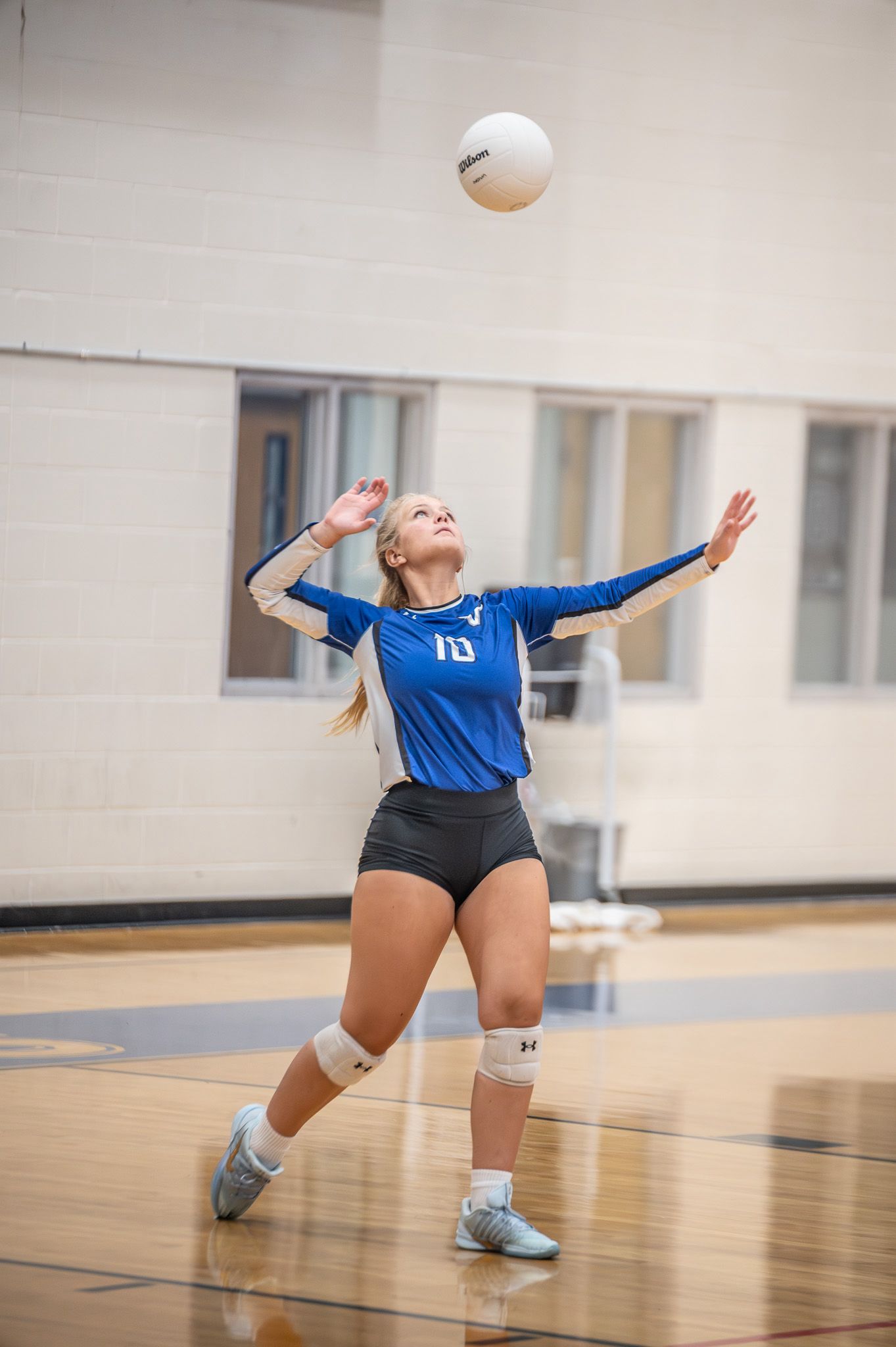 Volleyball player watching the toss before contact